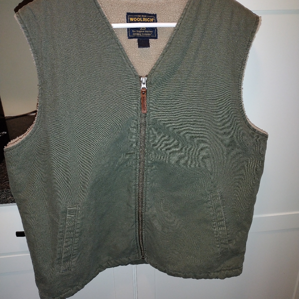 Men's size large Woolrich winter vest